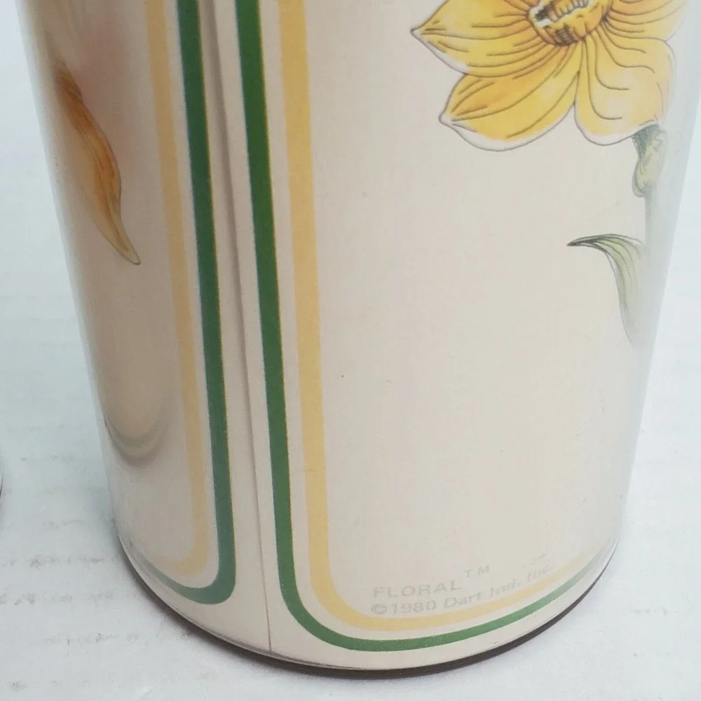 Vintage 1980 Thermo-Serv Floral Insulated Tumblers Set 2 Dart Ind Lily Daffodil